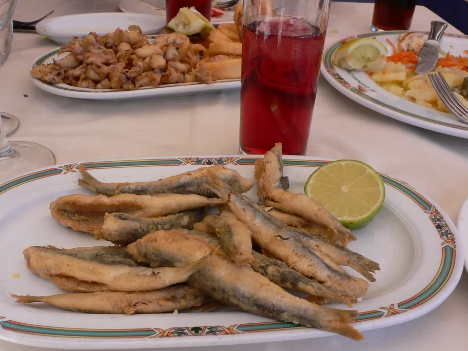 Boquerones fritos al limón